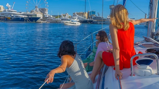 Three-hour tour From Barceloneta to Badalona